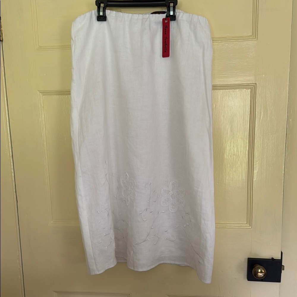 White Midi Pencil Skirt for Resort Wear
